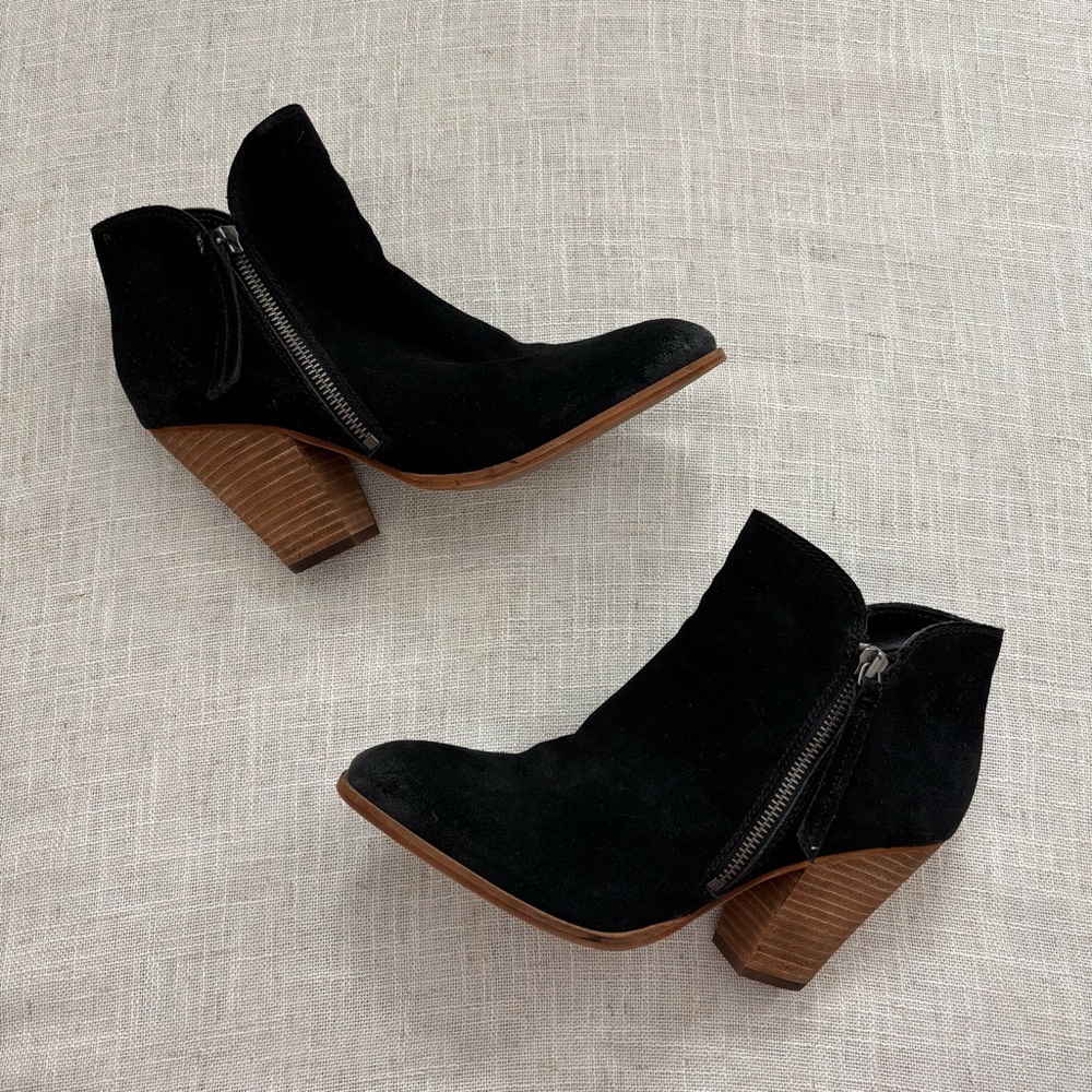 Dolce Vida Hixon Black Suede Side Zip Chunky Block Heel Ankle Boots Booties 8.5